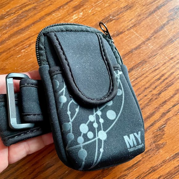 Armband gear pouch for sports/running/hiking - Picture 4 of 5